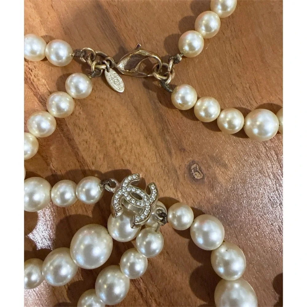 Chanel Faux Pearl & Strass CC Double Strand Rhinestone Logo Long Necklace - Picture 6 of 11